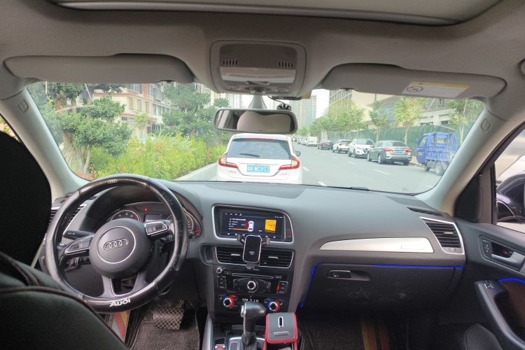 奥迪Q5 2016款 40 TFSI 技术型中控内饰22