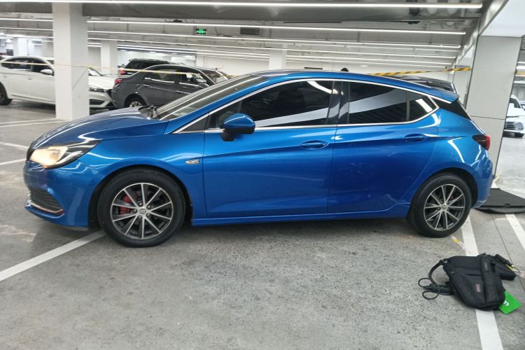 别克 威朗 2016款 两厢GS 20T 双离合豪情运动型车身外观4