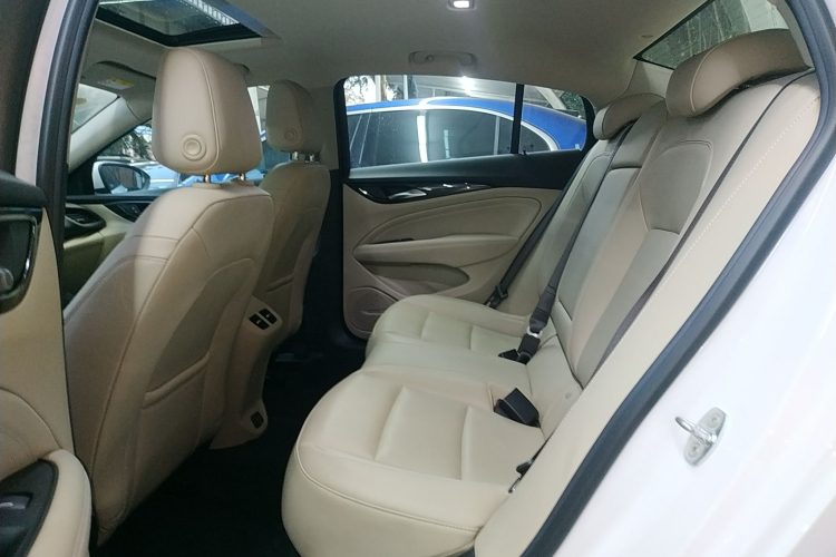 别克 君威 2020款 552T 精英型中控内饰7004