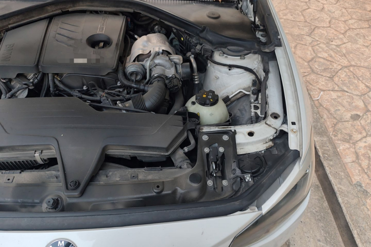 宝马1系(进口) 2013款 改款 116i 领先型局部细节9004