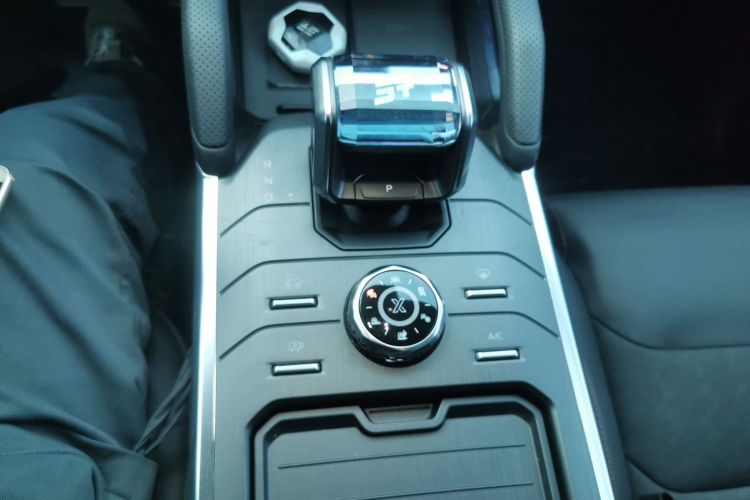 捷途旅行者 2023款 2.0T 四驱征服PRO中控内饰18