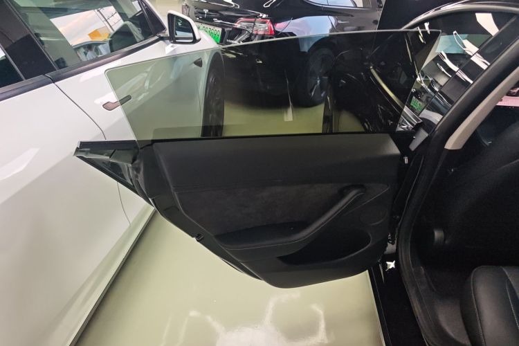 特斯拉 Model 3 2022款 后轮驱动版中控内饰49