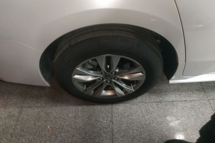 丰田 赛那SIENNA 2024款 2.5L混动 舒适版车身外观6008