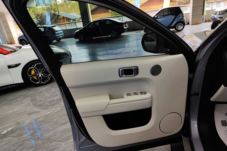 理想汽车 理想L9 2024款 Ultra中控内饰7007