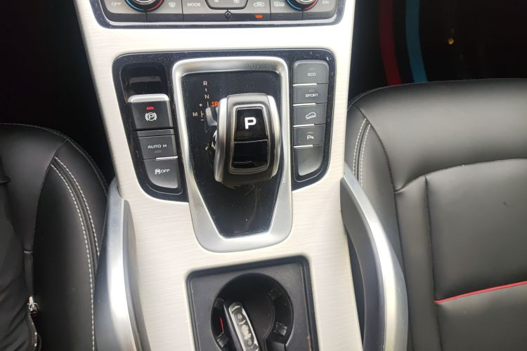 吉利汽车 博越 2020款 1.8TD DCT两驱智联型4G互联版中控内饰18
