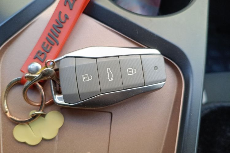 思皓 花仙子 2021款 302km 时尚型 31.4kWh中控内饰7001