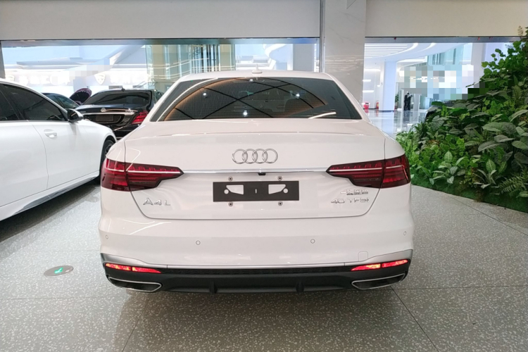 奥迪A4L 2022款 40 TFSI 豪华动感型车身外观6