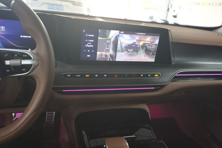 红旗H9 2024款 2.0T 旗畅 私享风尚版中控内饰16