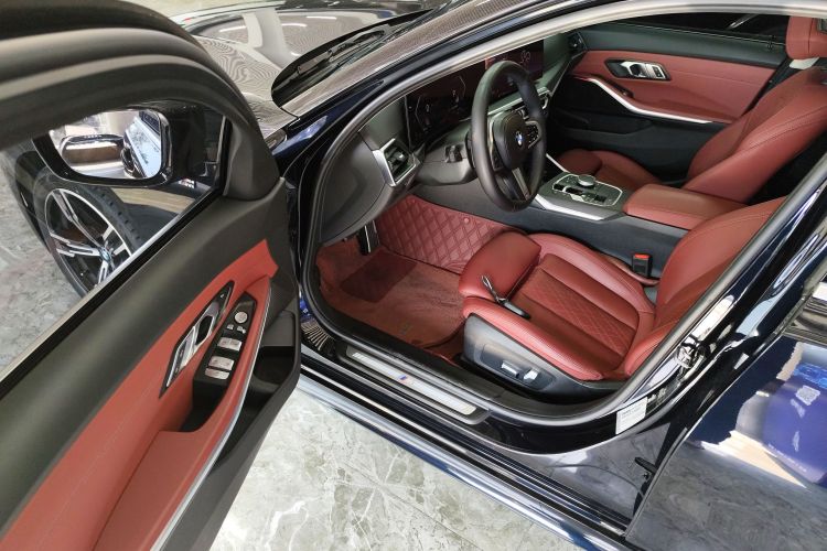 宝马3系 2023款 325i M运动套装中控内饰7003