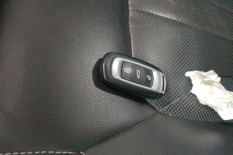 吉利汽车 帝豪 2017款 三厢百万款 1.5L CVT向上版中控内饰11