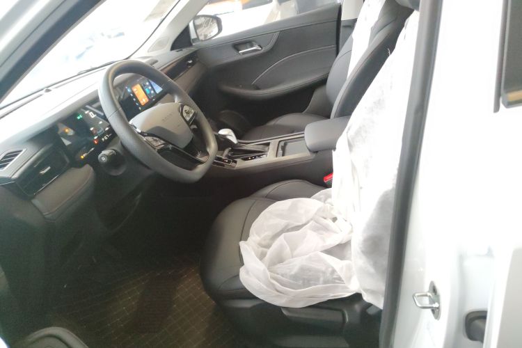 荣威i5 2023款 1.5L CVT豪华版中控内饰19