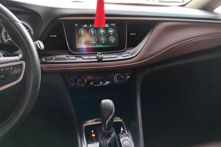 别克GL6 2019款 18T 6座互联豪华型 国V中控内饰16