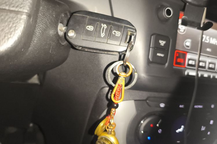 雪铁龙C3-XR 2018款 1.6L 自动先锋型中控内饰7001