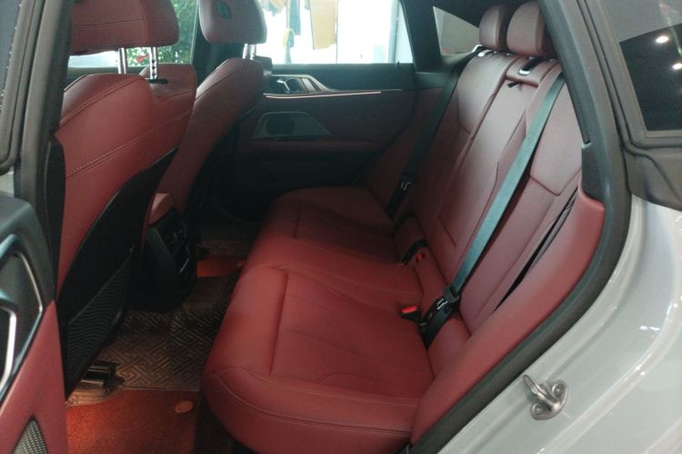 宝马4系 2023款 425i Gran Coupe M运动曜夜套装中控内饰7004