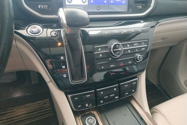 广汽传祺 传祺M8 2018款 320T 旗舰版局部细节18