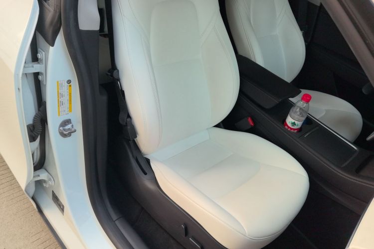 特斯拉 Model Y 2022款 改款 后轮驱动版局部细节41