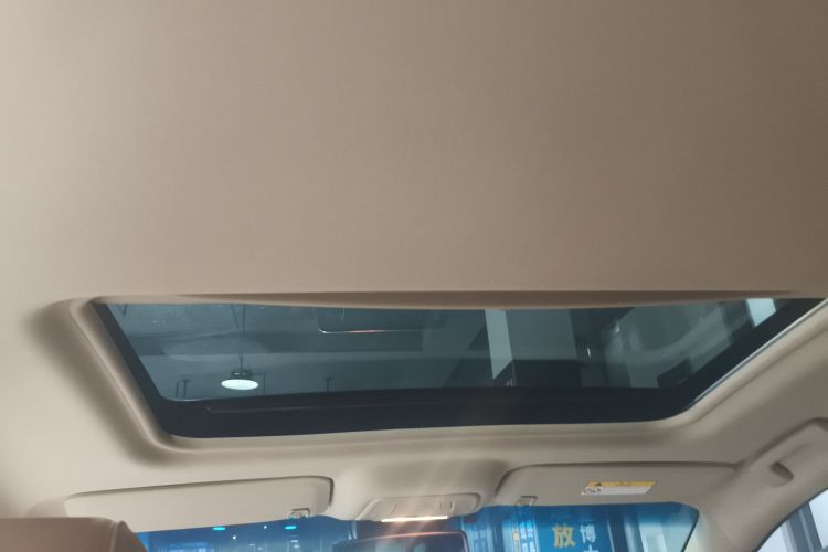 别克GL8 2023款 改款 陆上公务舱 豪华型中控内饰22