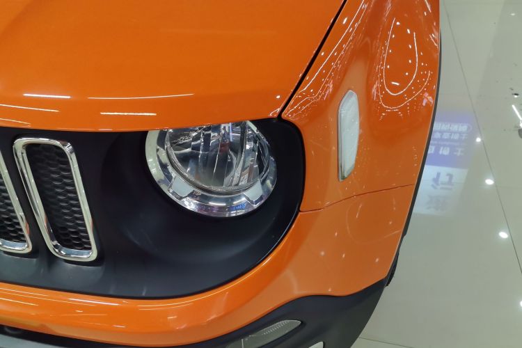 Jeep 自由侠 2017款 180T 自动高能版局部细节36