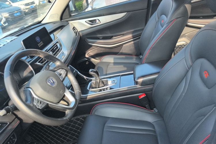 长安CS75 2018款 280T 手动精智型 国V中控内饰19