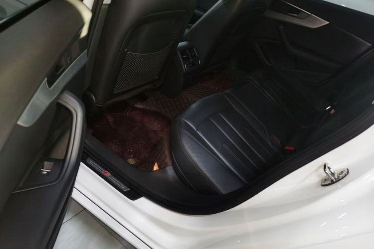 奥迪A4L 2019款 40 TFSI 时尚型 国V中控内饰21