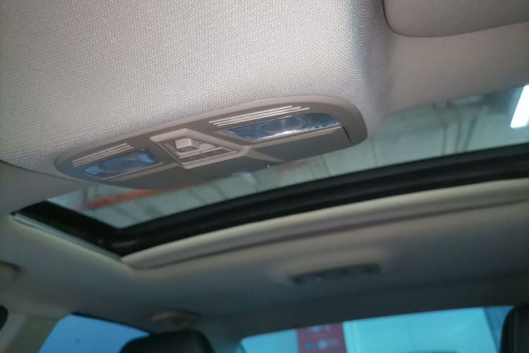 吉利汽车 帝豪 2017款 三厢百万款 1.5L CVT向上版中控内饰22