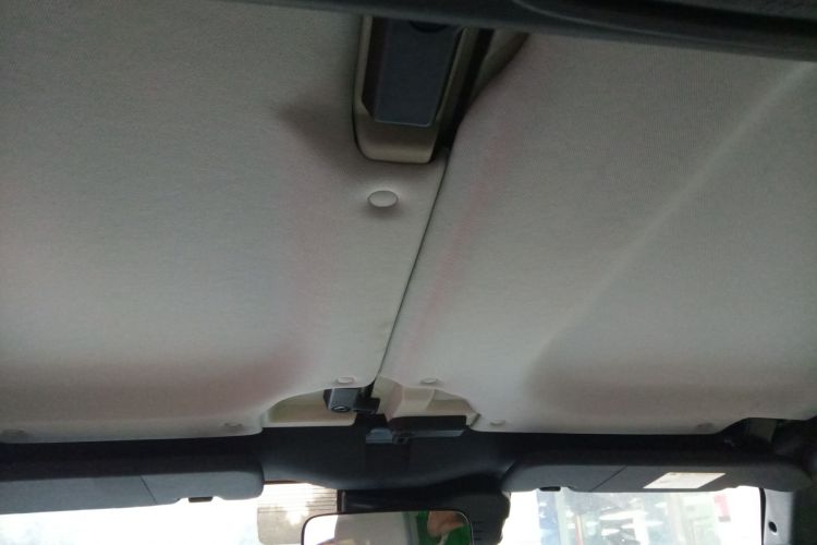 北京BJ40 2023款 2.0D 自动四驱刀锋英雄版侠客型（前后电控锁）局部细节22