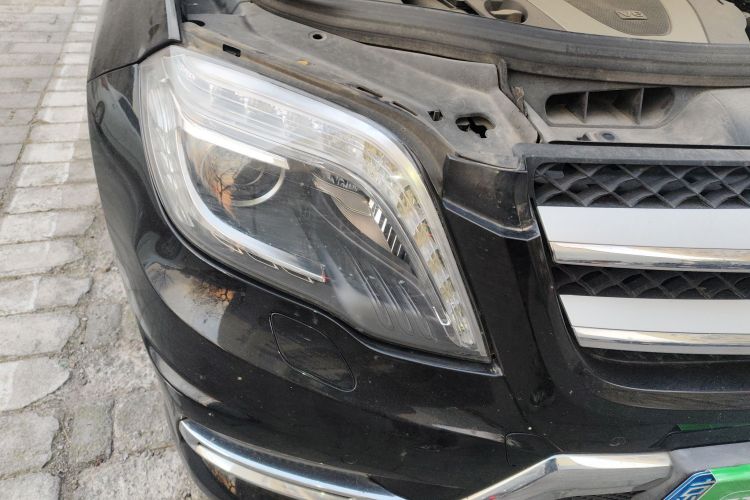 奔驰GLK级 2015款 GLK 300 4MATIC 时尚型 极致版车身外观8