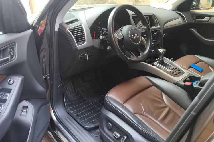 奥迪Q5 2017款 40 TFSI 进取型中控内饰20