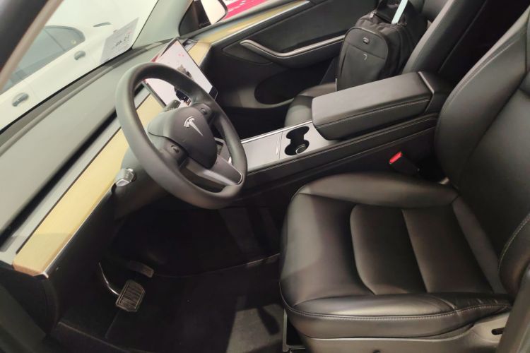 特斯拉 Model Y 2022款 改款 后轮驱动版中控内饰19