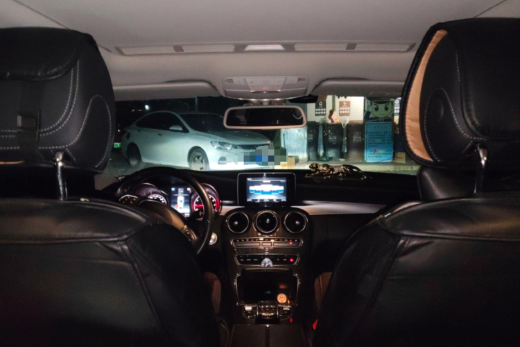 奔驰C级 2018款 C 180 L 时尚型运动版局部细节22