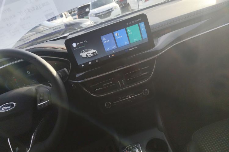 福特 福克斯 2021款 三厢 EcoBoost 180 自动ST Line中控内饰16