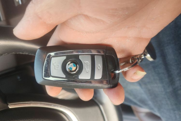 宝马5系 2014款 525Li 豪华设计套装中控内饰7001