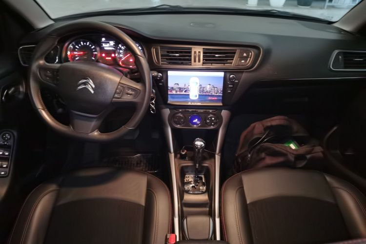 雪铁龙C3-XR 2015款 1.6L 自动先锋型中控内饰12