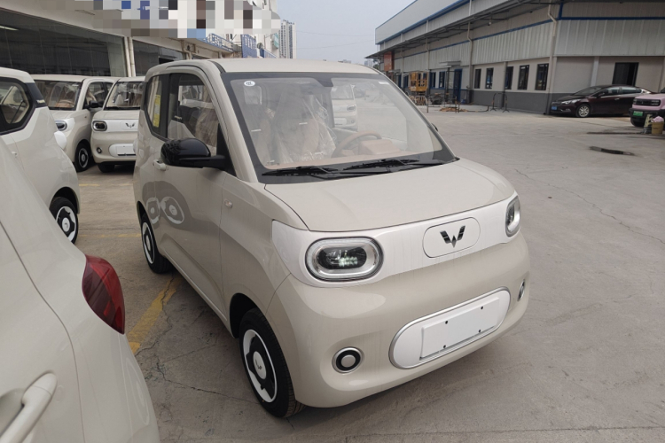 五菱汽车 宏光MINIEV 2024款 第三代 215km 青春版车身外观3