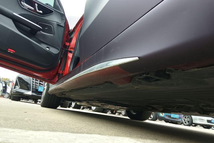 奔驰C级 2022款 改款 C 200 L 运动版局部细节9002