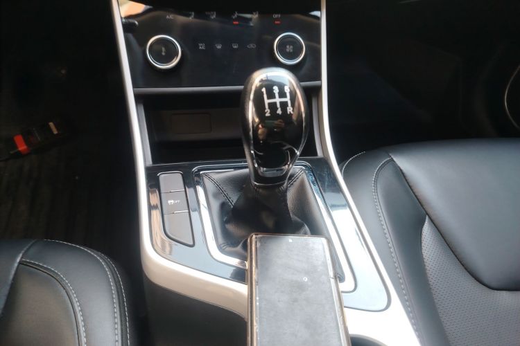 奇瑞 艾瑞泽5 2019款 改款PRO 1.5L 手动青春版 国VI中控内饰18