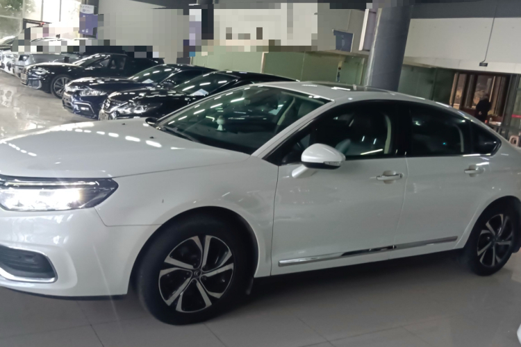 雪铁龙C5 2017款 350THP 自动豪华型车身外观4