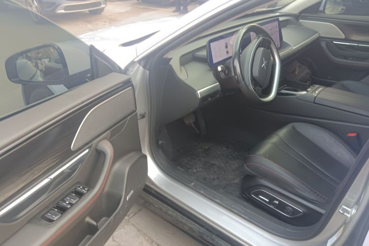 小鹏P7 2022款 480G+中控内饰7003