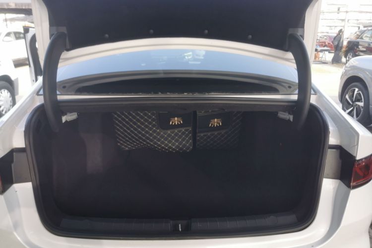 比亚迪 秦PLUS 2021款 EV 600KM 旗舰型机舱底盘23