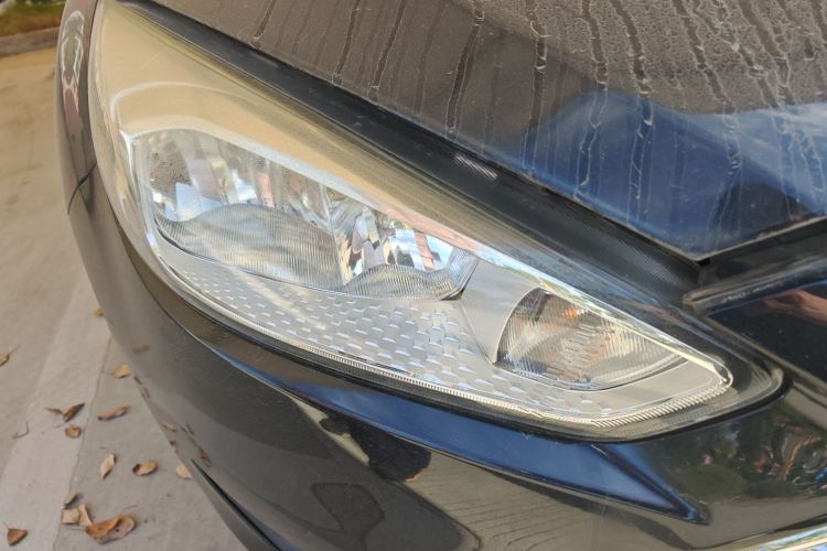 福特 福克斯 2015款 三厢 EcoBoost 125 自动超能风尚型车身外观8