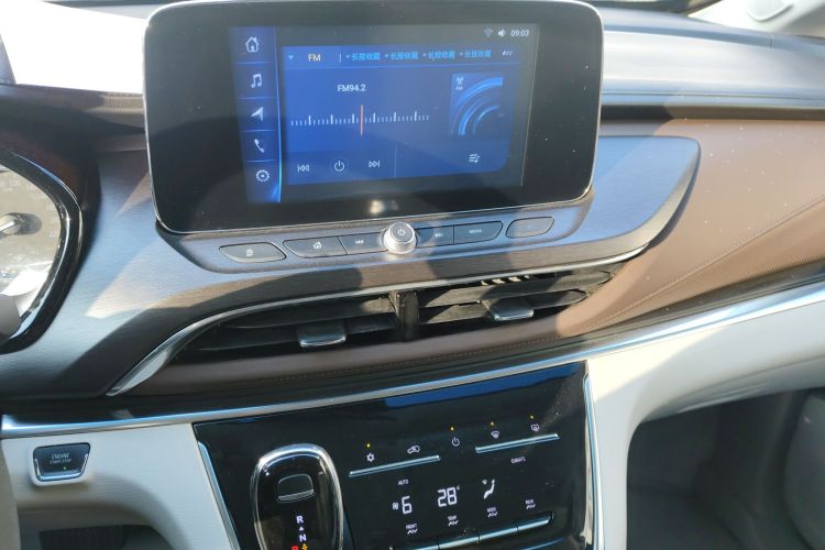 别克GL8 2023款 陆上公务舱 舒适型中控内饰16