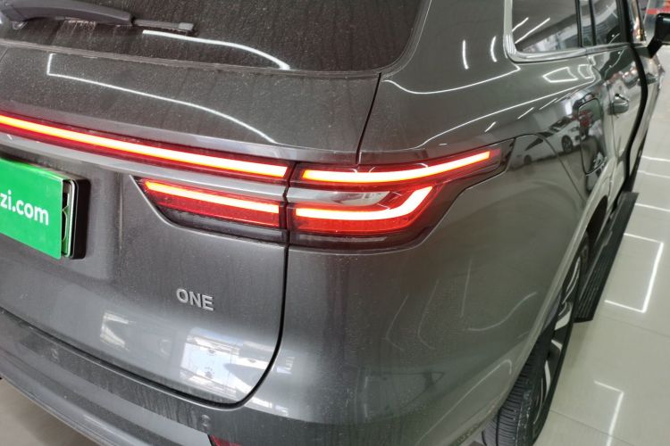 理想汽车 理想ONE 2020款 增程6座版车身外观9