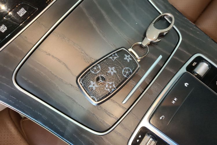 奔驰E级 2021款 E 260 L 运动型中控内饰11