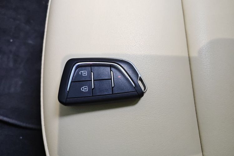 凯迪拉克CT5 2020款 28T 时尚型中控内饰11