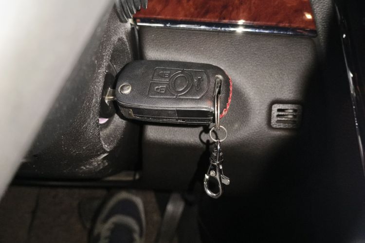 别克 林荫大道 2011款 博鳌论坛纪念版中控内饰7001