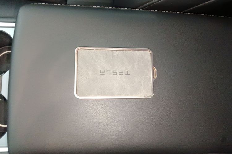 特斯拉 Model Y 2021款 长续航全轮驱动版中控内饰11