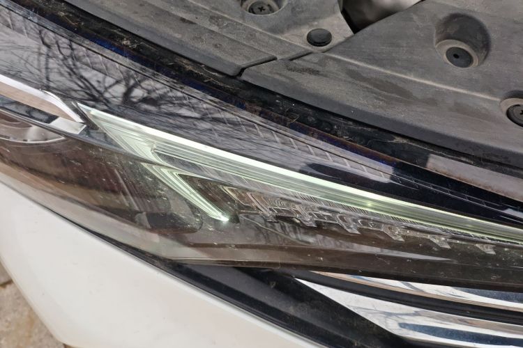 长安 逸动 2022款 PLUS 1.6L GDI 手动精英型车身外观8