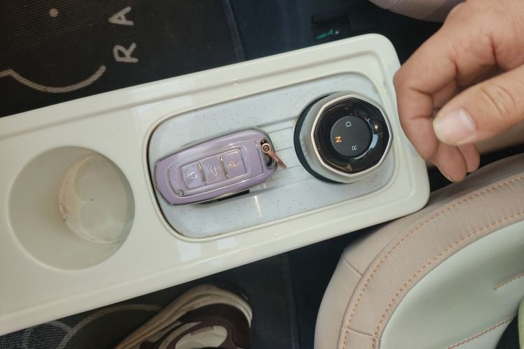 吉利银河 2023款 熊猫mini 200km 耐力熊中控内饰11