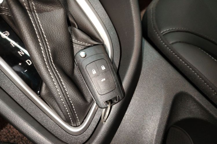 别克 英朗 2021款 1.3T 自动轻混动精英型中控内饰7001