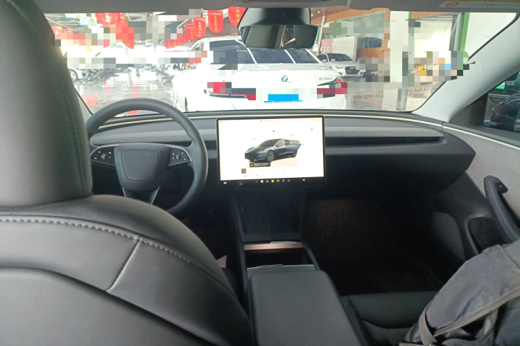 特斯拉 Model 3 2023款 后轮驱动版中控内饰7002